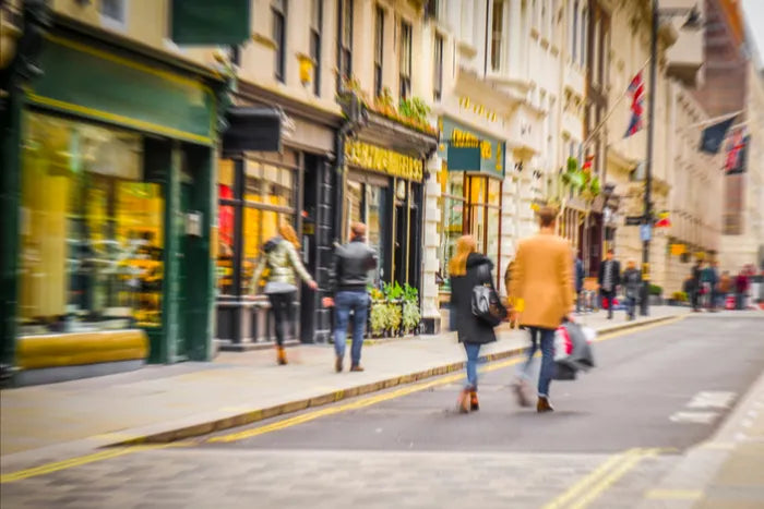 UK Consumer Confidence Dips Amidst Rising Inflation and Economic Shrinkage